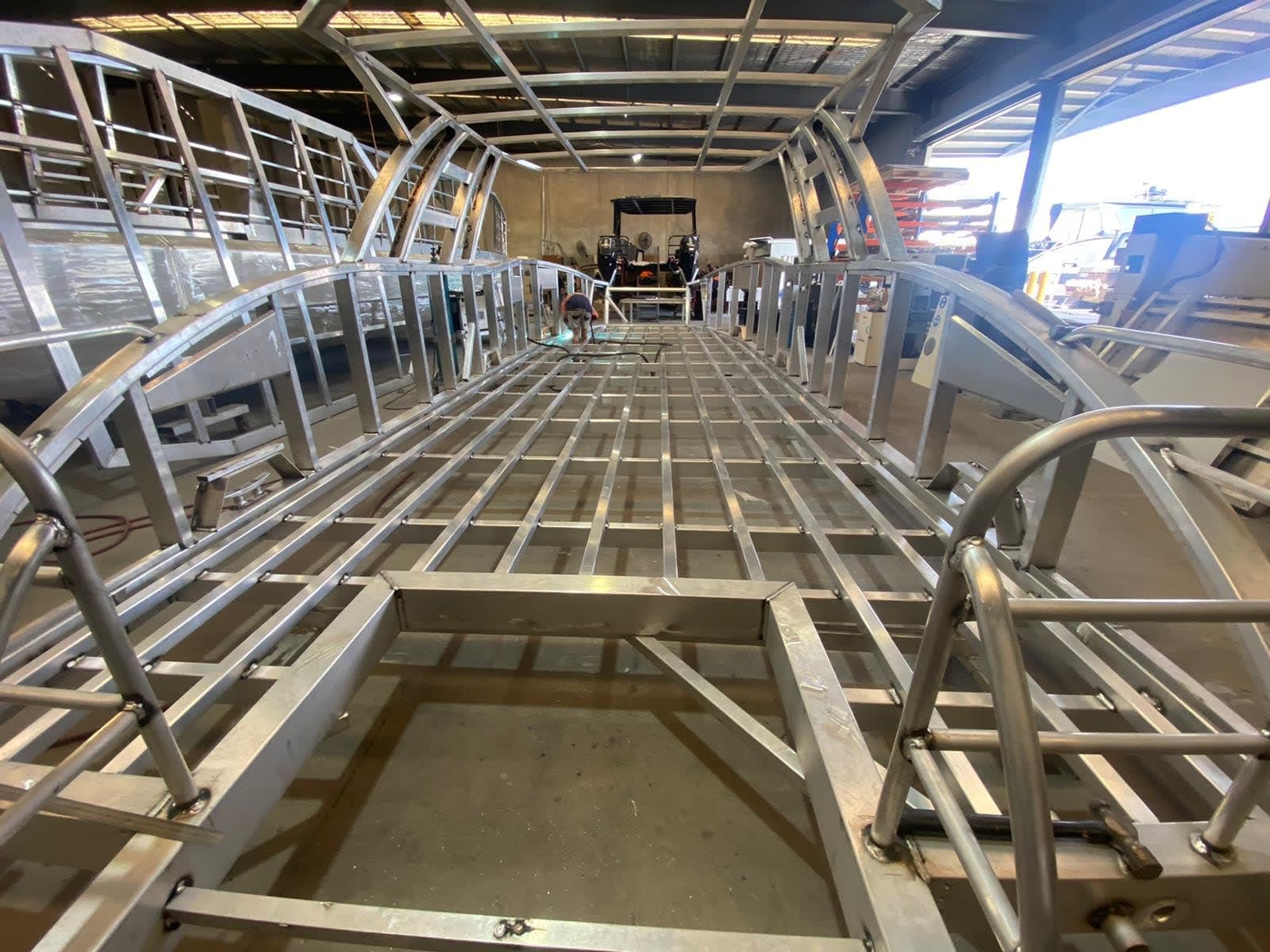 Aluminum catamaran hull construction